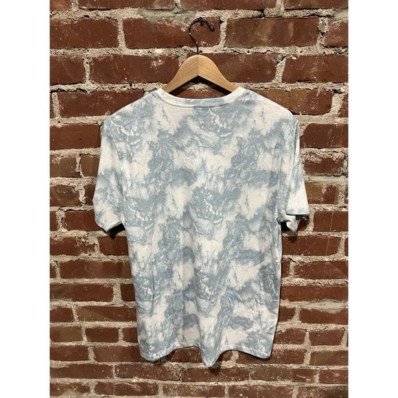 Old Navy x Mandalorian Mens Blue Tie Dye T-shirt Size Large NWT - Picture 2 of 3